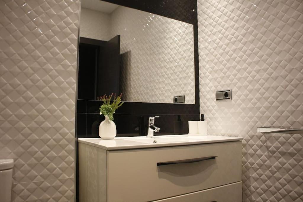 גרנדה Taracea Suites Plaza Nueva מראה חיצוני תמונה