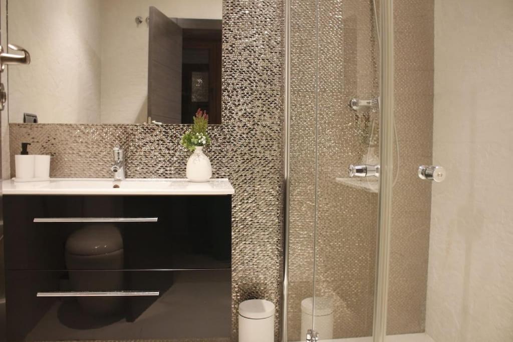 גרנדה Taracea Suites Plaza Nueva מראה חיצוני תמונה